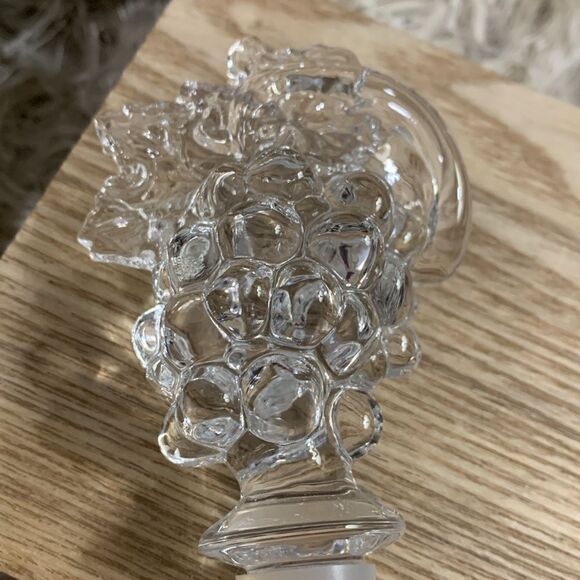 Mikasa Lead Crystal Fruit Collection Grapes
Bottle Stopper - Picture 5 of 17